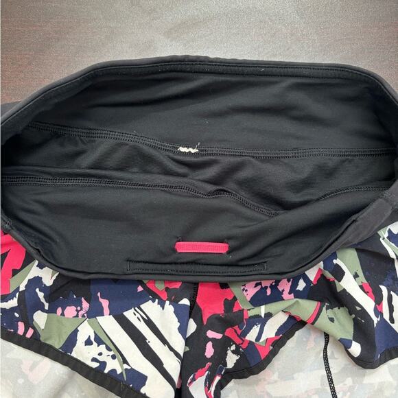 Lululemon Run Speed Shorts 2.5" Size 4 in Pop Cut Boom Juice Multi EUC - Picture 5 of 8